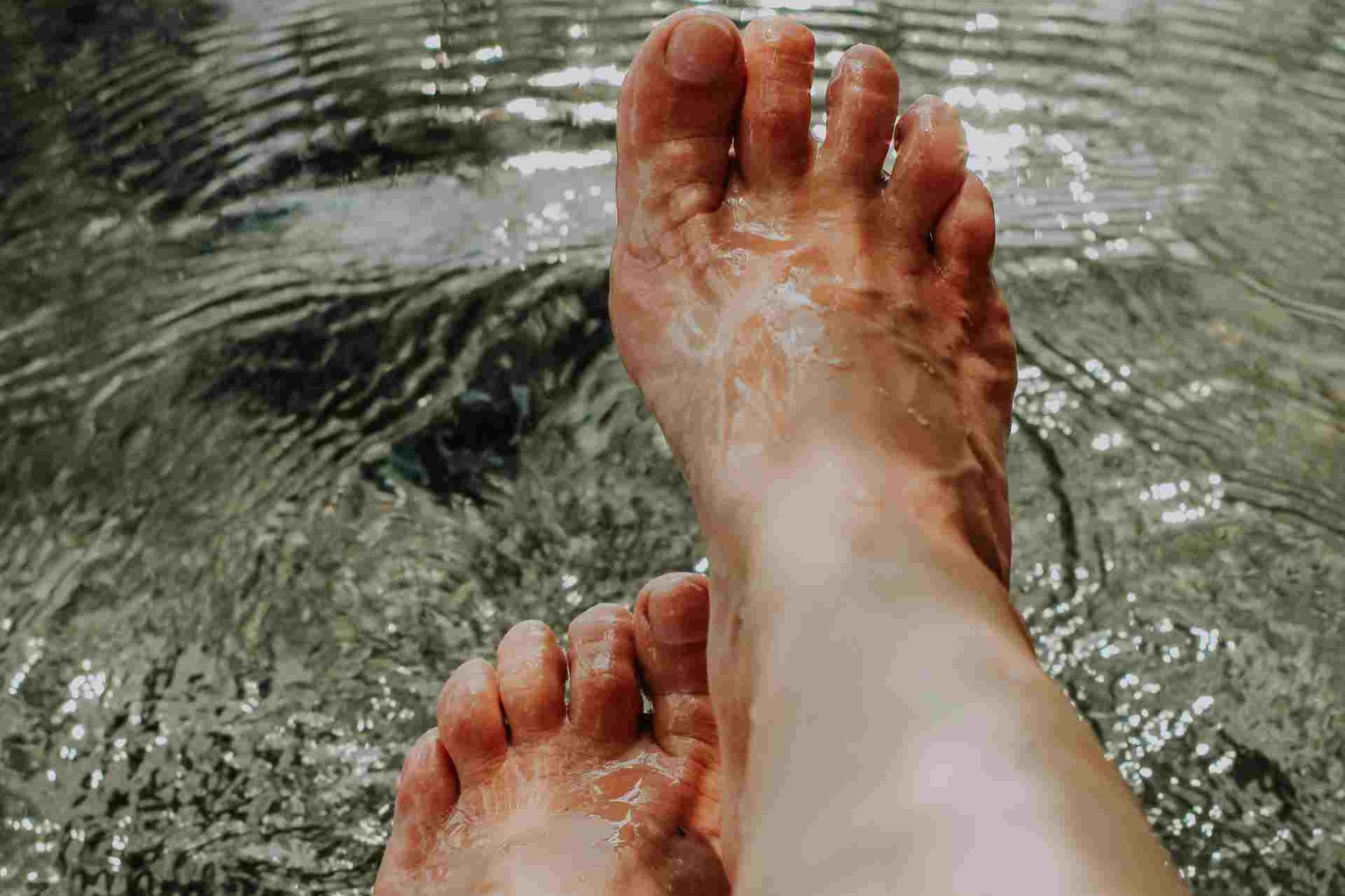 Krampfadern und Hitze: 7 Tipps für Sommertage