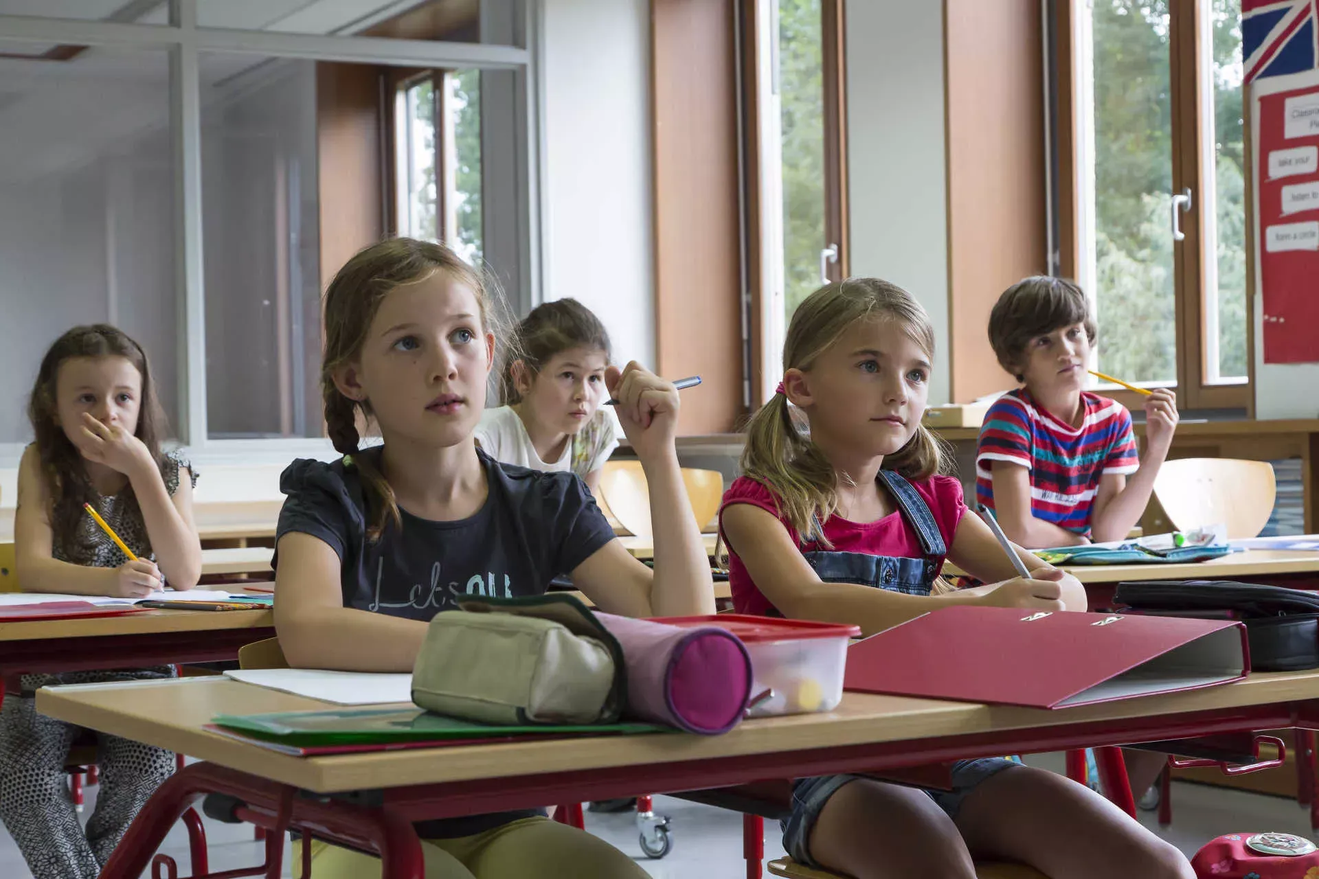 Grundschulkinder sitzen im Klassenzimmer. Bild: IMAGO / Westend61 Grundschulkinder sitzen im Klassenzimmer. Bild: IMAGO / Westend61